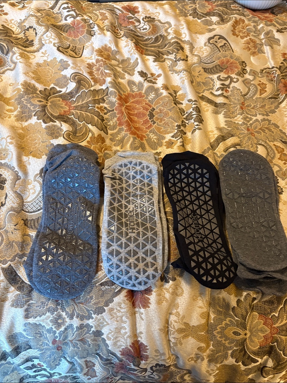 Women's No-Show Gripper Socks - Gray & Black - Unbranded